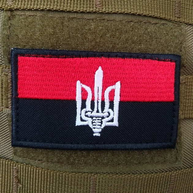 Нашивка на липучке ''Флаг УПА с гербом'' - изображение 1