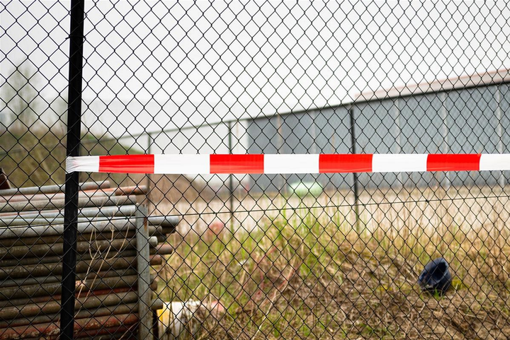 Барьерная лента HPX Barrier Tape для ограждения территорий 50 мм х 50 м Бело-красная (B5050) - изображение 7