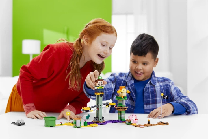 Zestaw klocków LEGO Super Mario Zestaw startowy Przygody z Luigim 280 elementów (71387) - obraz 3