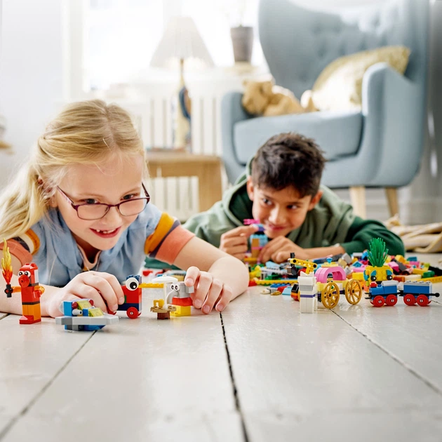 Конструктор LEGO Classic 90 років гри 1100 деталей (11021) - зображення 3