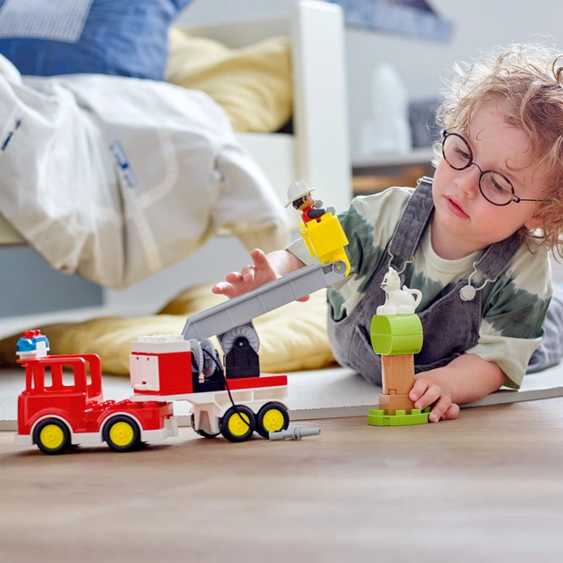 Конструктор LEGO DUPLO Town Пожежна машина 21 деталь (10969) - зображення 3