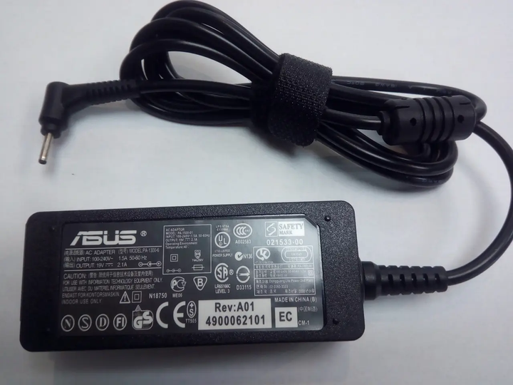 Зарядка (СЗУ) ноутбука Asus 19V 40W 2.1A (2.5 * 0.7) - Фото 1 Зарядка (СЗУ) ноутбука Asus 19V 40W 2.1A (2.5 * 0.7) - изображение 1