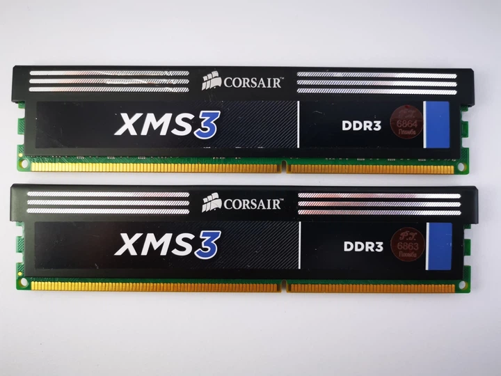 Комплект оперативной памяти Corsair XMS3 DDR3 8Gb (2*4Gb) 1600MHz