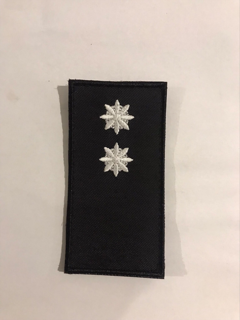 Пагон Шеврони з вишивкой Лейтенант поліції (чорний фон-білі зірки) роз. 10*5 см - зображення 1