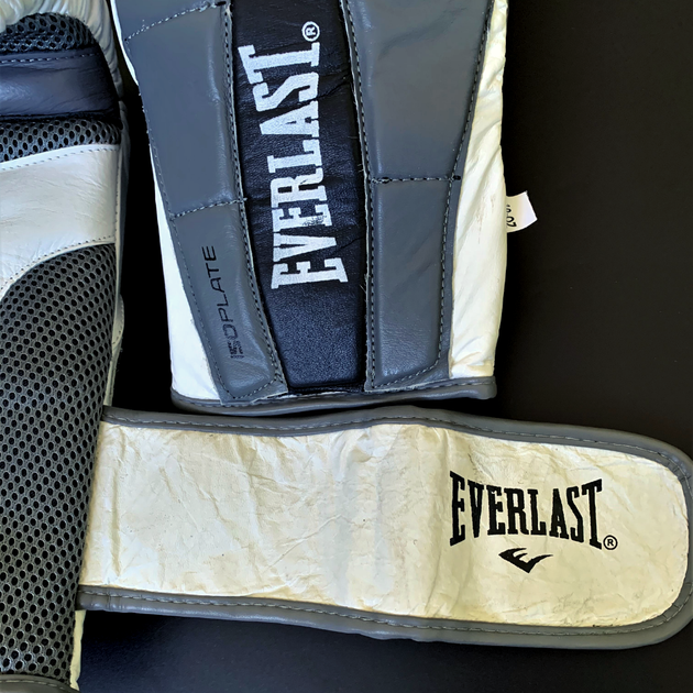 Боксерские перчатки кожаные EVERLAST Для тренировок На липучке Белый-серый 10 унций (MA-6759) Б/У - изображение 2