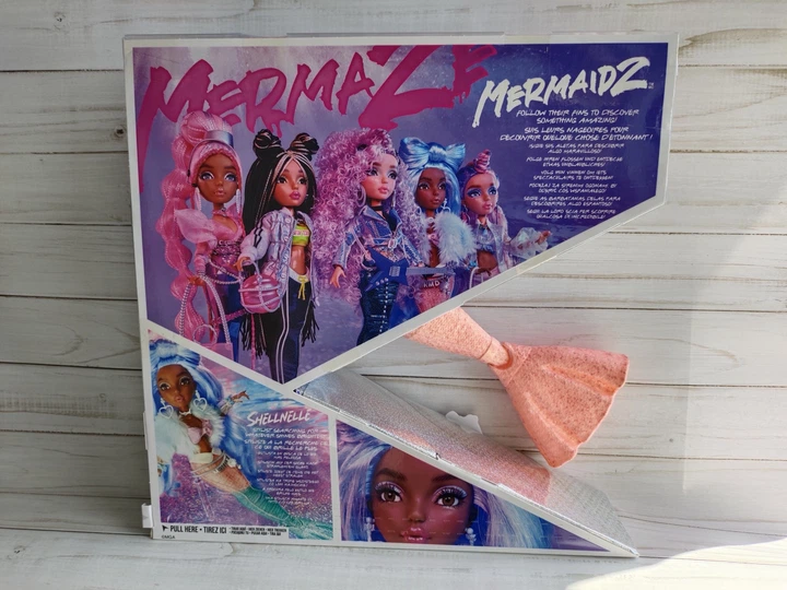 Лялька Mirmaze Mermaidz Shellnelle (Color Change) - Русалка Шинель