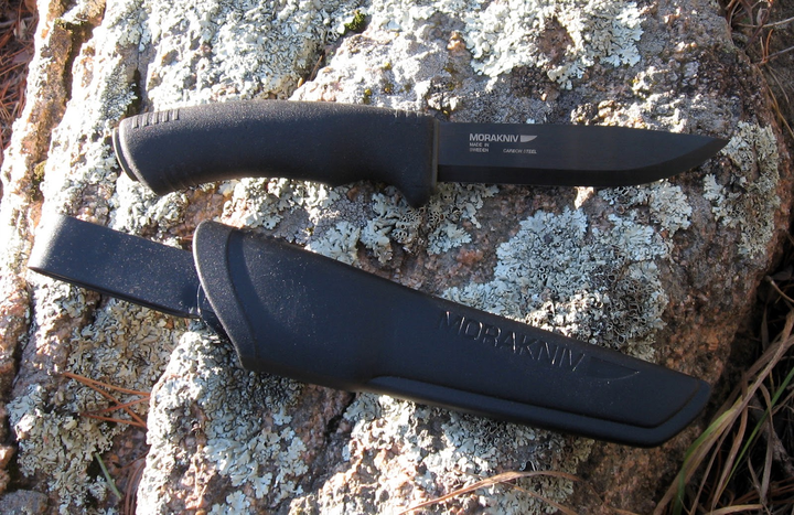 Ніж Morakniv Bushcraft Black Carbon Steel Вуглецева сталь Чорний меч - зображення 2