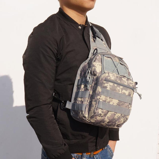Чоловіча тактична сумка через плече UTM 31 x 23 см - 6 літрів одноразовий міні рюкзак Сірий піксель - зображення 2