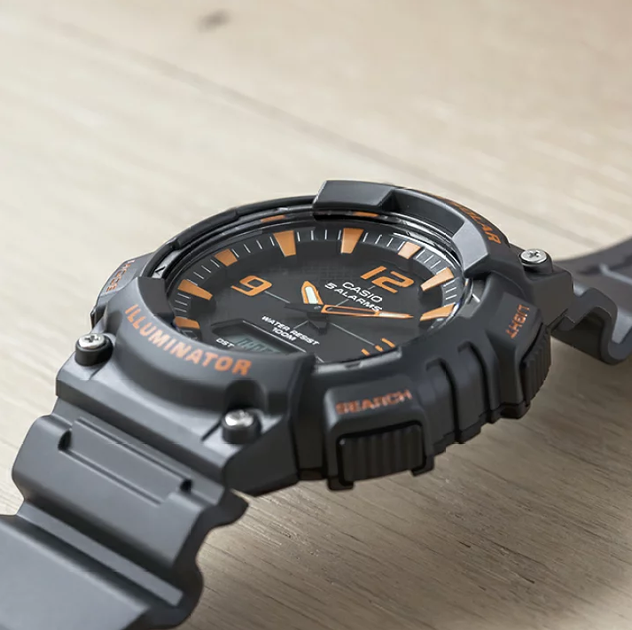 Мужские наручные часы CASIO AQ-S810W-8A Черные с оранжевым - Фото 2 Мужские наручные часы CASIO AQ-S810W-8A Черные с оранжевым - изображение 2