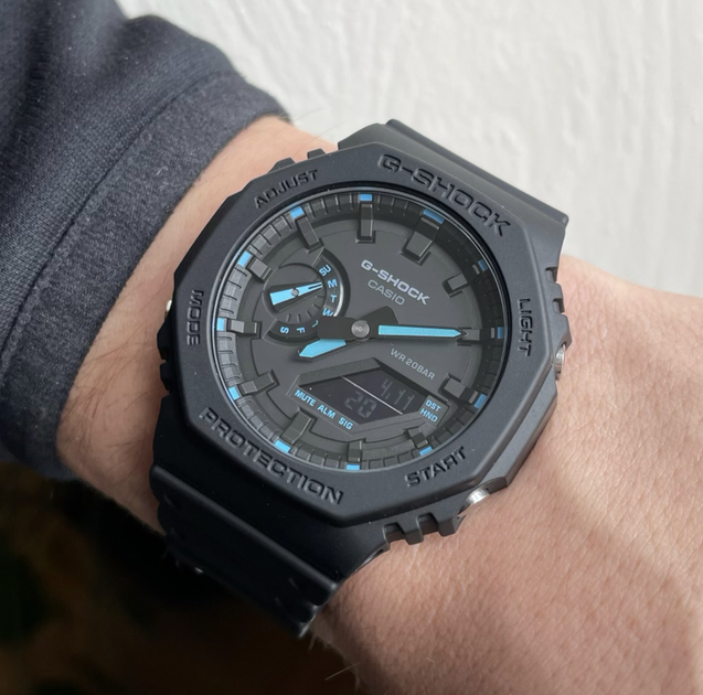 Мужские наручные часы с яркой LED подсветкой Casio G-Shock GA-2100-1A2ER - изображение 4