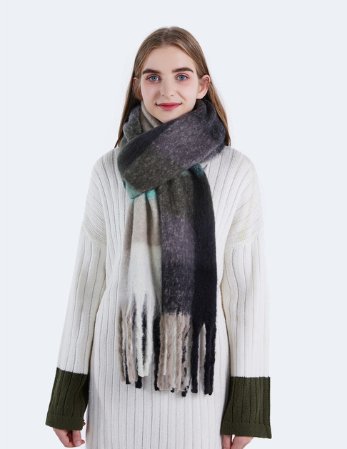 Как красиво носить шарф с пальто: 12 модных идей на прохладную осень
