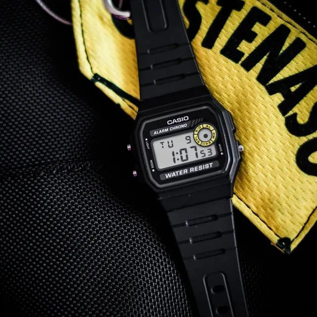 Мужские наручные часы CASIO F-94WA-8 Черные с цифровым дисплеем - изображение 3