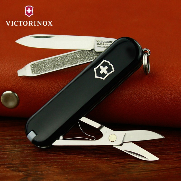 Швейцарський мультиінструмент Victorinox Classic SD 58 мм Чорний 0.6223.3 - зображення 1