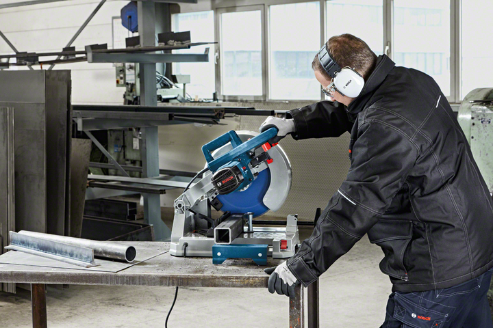 Пила торцовочная для металла Bosch Professional Heavy Duty GCD 12 JL, плавный пуск, 2000 Вт + диск Expert for steel 300х25,4 (0601B28000) - изображение 9