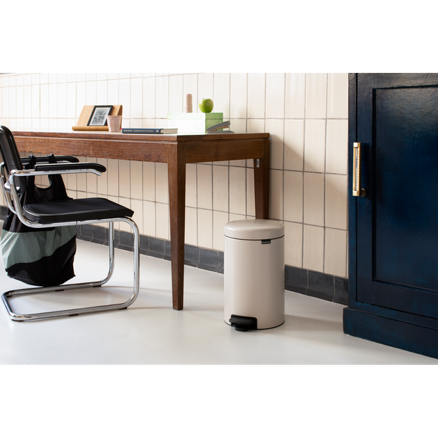 Бак для мусора Brabantia NewIcon Pedal Bin 12 л (149924) - Фото 8 Бак для мусора Brabantia NewIcon Pedal Bin 12 л (149924) - изображение 8