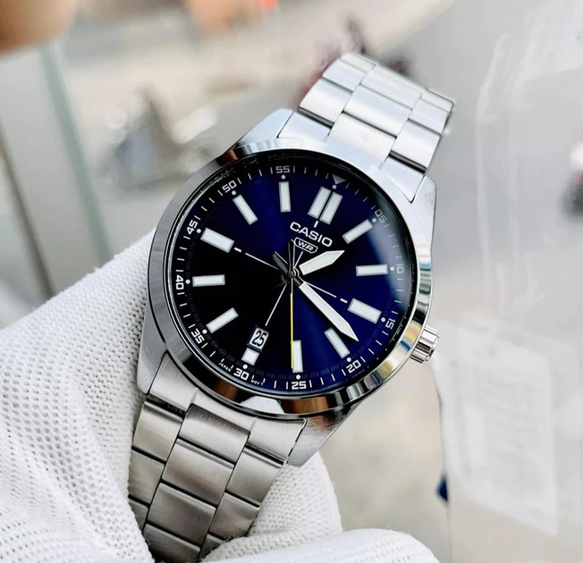 Наручные практичные часы Casio MTP-VD02D-2E Серебро\Темно-синий экран - изображение 3