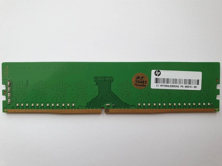 Оперативная память Samsung DDR4 8Gb PC4-2400T (M391A1K43BB1-CRCQ