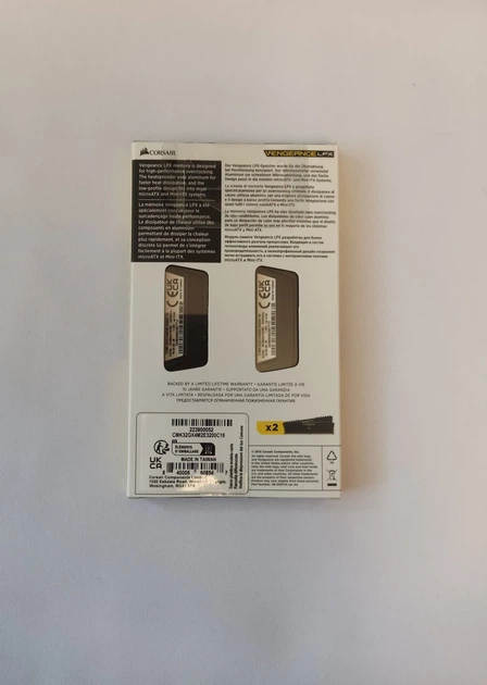 Оперативная память для ПК Corsair Vengeance LPX CMK32GX4M2E3200C16