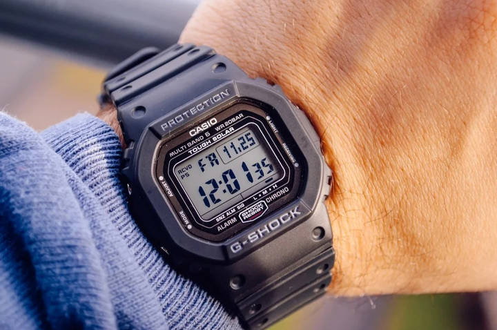 Мужские электронные наручные часы CASIO GW-5000U-1ER Черные\белый экран - изображение 3