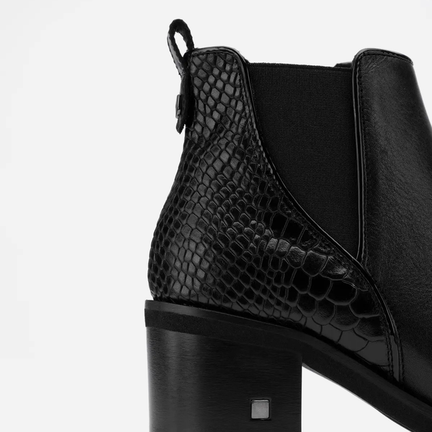 Жіночі черевики низькі Lasocki 8002-04 39 25.5 см Чорні (5903419699665) - зображення 3