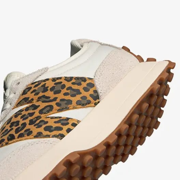 Жіночі кросівки New Balance 327 WS327RSL 40 (8.5US) 25.5 см Білий/Сірий (196307862240) - зображення 4