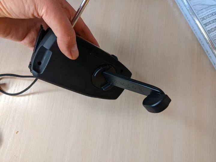 Портативне динамо-радіо із зарядкою USB, Power Bank, сонячною панеллю і ліхтариком Clefers-2000К (5002391) - зображення 4