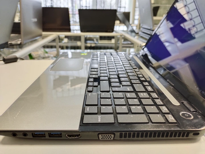 Ноутбук Toshiba Satellite L50D 15.6 HD TN/i5-4210M/GT 740M 2GB/8GB Ноутбук Toshiba Satellite L50D 15.6 HD TN/i5-4210M/GT 740M 2GB/8GB