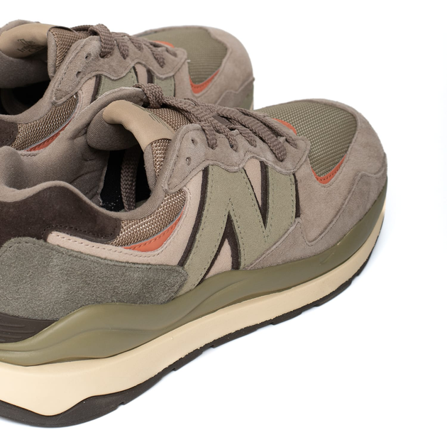 Чоловічі кросівки New Balance 574 M5740RSB 43 (9.5US) 27.5 см Зелений/Коричневий (195907862339) - зображення 4