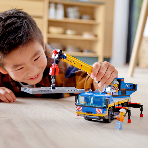 Zestaw klocków LEGO City Żuraw samochodowy 340 elementów (60324) - obraz 3