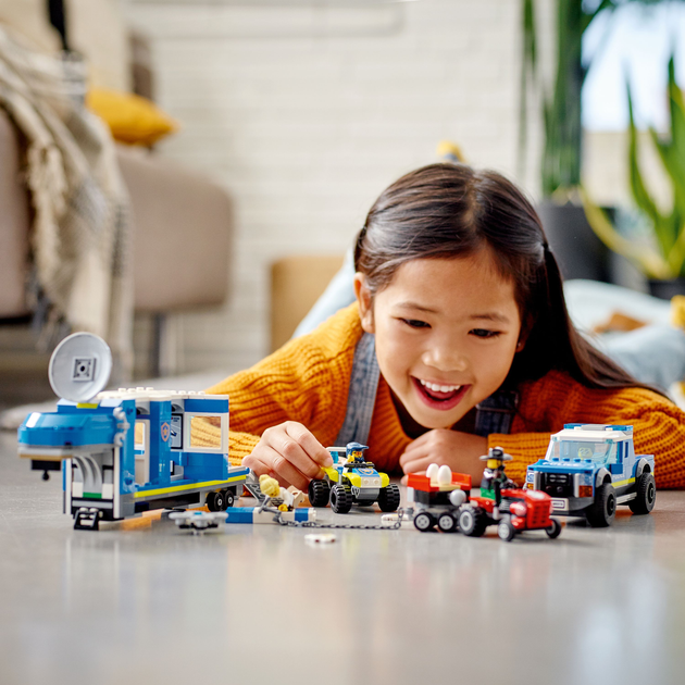 Конструктор LEGO City Поліцейська вантажівка з мобільним центром управління 436 деталей (60315) - зображення 3