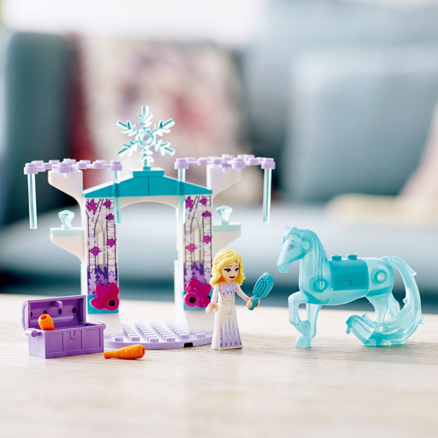 Конструктор LEGO Disney Princess Крижана стайня Ельзи та Нокка 53 деталі (43209) - зображення 4
