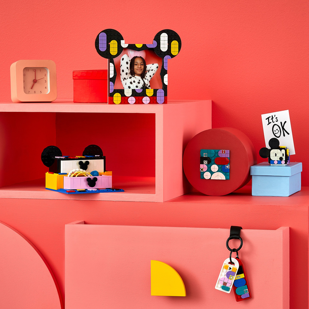 Zestaw klocków LEGO DOTS Myszka Miki i Minnie Powrót do szkoły 669 elementów (41964) - obraz 6
