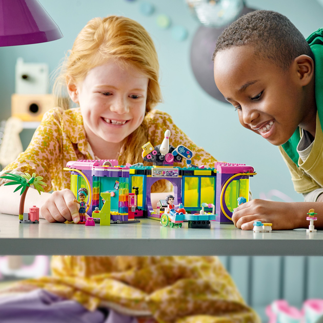 Zestaw klocków LEGO Friends Automat w dyskotece 642 elementy (41708) - obraz 3