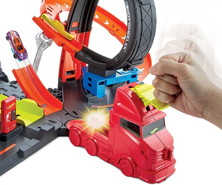 Трек Хот Вилс Атака Токсичной Гориллы на Заправку Hot Wheels Toxic