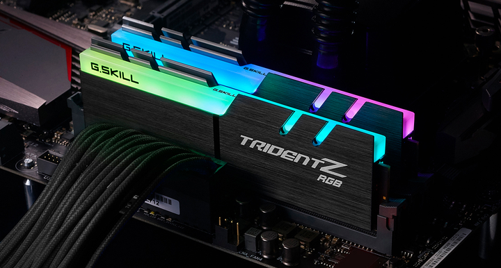 Pamięć G.Skill DDR4-3600 16384MB PC4-28800 (zestaw 2x8192) Trident Z RGB (F4-3600C18D-16GTZR) - obraz 3
