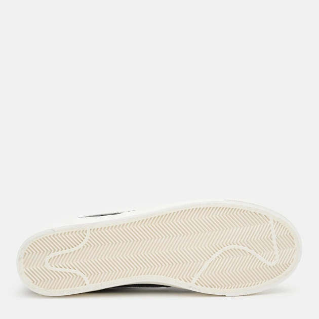 Чоловічі кеди високі Nike Blazer Mid 77 Vntg BQ6806-002 43 (9.5) 27.5 см Чорні (194499051138) - Фото 6 Чоловічі кеди високі Nike Blazer Mid 77 Vntg BQ6806-002 43 (9.5) 27.5 см Чорні (194499051138) - зображення 6