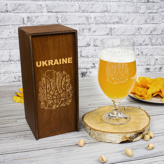 Пивной бокал с гравировкой герба Украины в деревянной коробке ...
