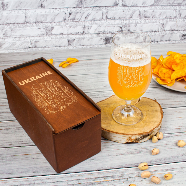 Пивной бокал с гравировкой герба Украины в деревянной коробке ...