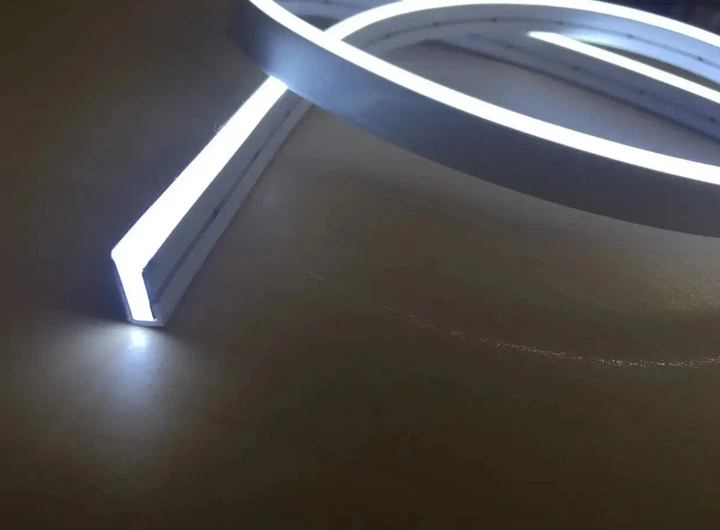 Неонова стрічка для авто Neon LED Strip 0719 12V-220V 5 м, біла - изображение 6