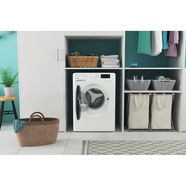Стиральная машина Indesit фронтальная, 6кг, 1000, A+++, 43см, дисплей, люк черный, белый (OMTWSE61051WKUA) - Фото 2 Стиральная машина Indesit фронтальная, 6кг, 1000, A+++, 43см, дисплей, люк черный, белый (OMTWSE61051WKUA) - изображение 2