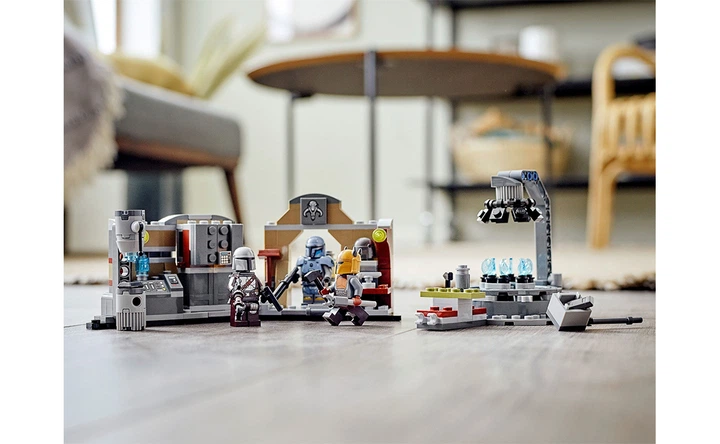 Конструктор LEGO Мандалорська кузня зброяра 258 деталей (75319) - изображение 2
