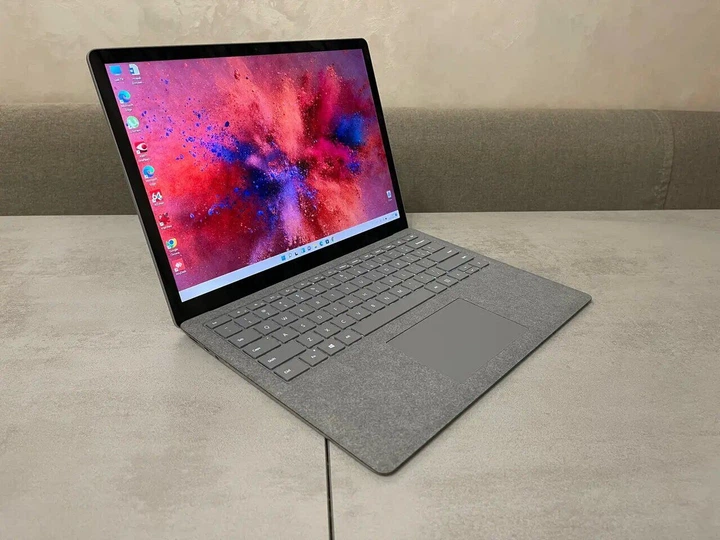 Surface Laptop 1769 13インチ i5 7th 8G 256G Ультрабук Microsoft Surface Laptop 1769 / 13.5