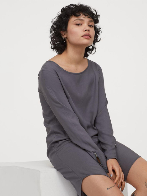 Акція на Сукня-футболка міні осіння жіноча H&M 0845610-1 36 Сіра від Rozetka