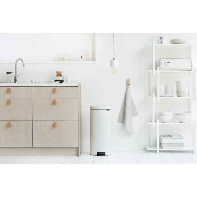 Бак для мусора Brabantia NewIcon Pedal Bin 30 л (111785) - Фото 4 Бак для мусора Brabantia NewIcon Pedal Bin 30 л (111785) - изображение 4