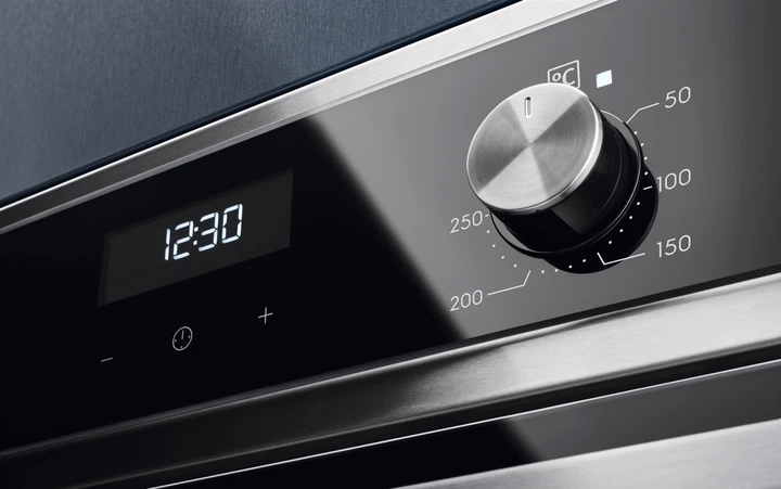 Духова шафа електрична Electrolux EOF5C50BX - зображення 9