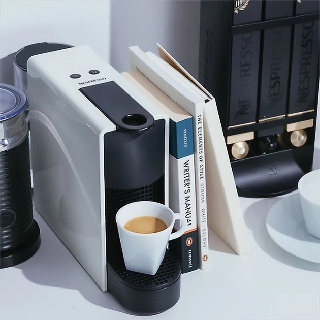Капсульная кофемашина Nespresso Essenza Mini C30/XN110110 PURE