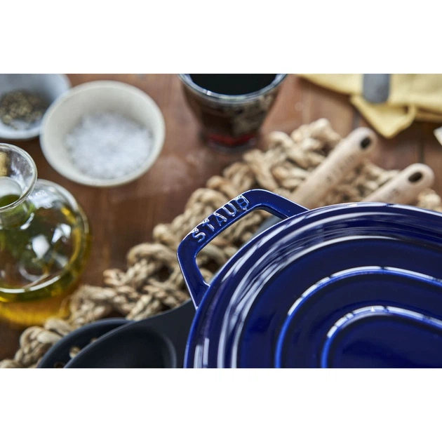 Каструля Staub Cast Iron 6,7 л синя овальна (1103391) - Фото 5 Каструля Staub Cast Iron 6,7 л синя овальна (1103391) - зображення 5
