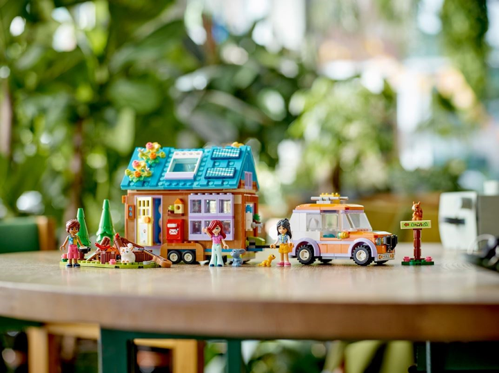 Zestaw klocków LEGO Friends Mały mobilny domek 785 elementów (41735) - obraz 7