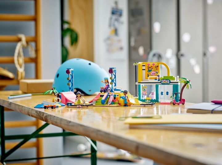 Zestaw klocków LEGO Friends Skatepark 431 element (41751) - obraz 6