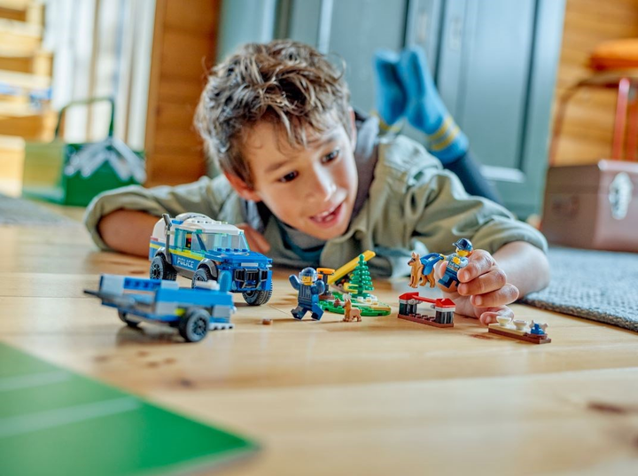 Конструктор LEGO City Мобільний майданчик для дресування поліцейських собак 197 деталей (60369) - зображення 5